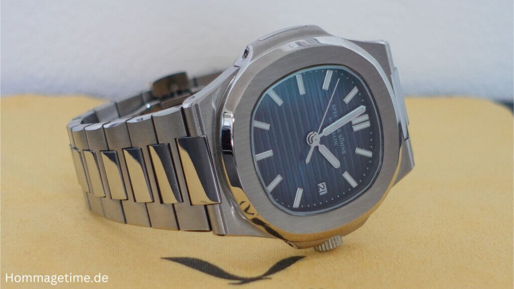 Specht & Söhne Nautilus Hommage Uhr von vorn