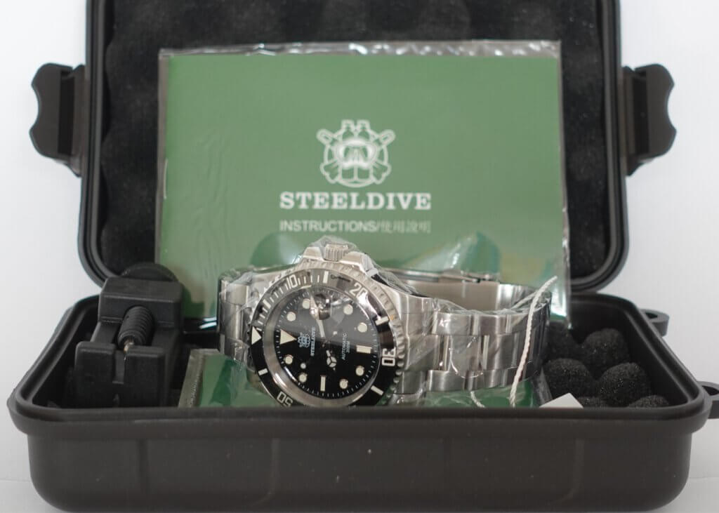 Lieferumfang der Steeldive 1953